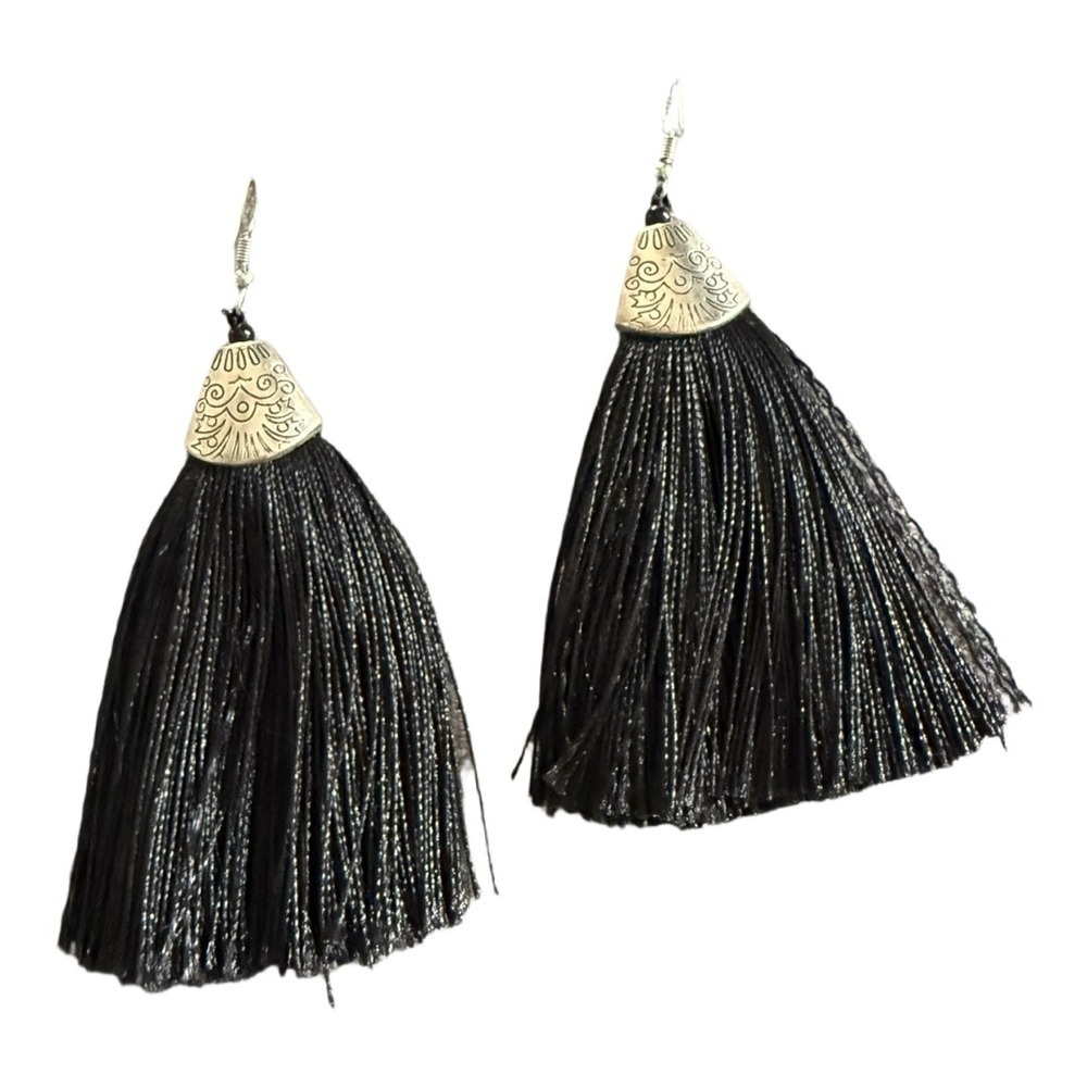 Black tassel etched design earrings dangle fringe drop earrings boho chic - Picture 3 of 4